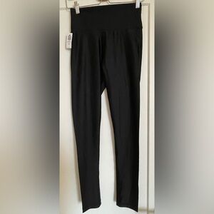 NWT Aritzia Leggings